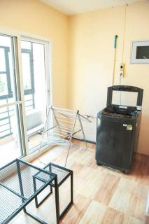 Near BTS Bearing Skytrain- Homey living Townhome - 4 Bedrooms - Bangkok - 6