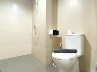 Well Furnished and Cozy Studio at Gateway Park LRT City Bekasi Apartment By Travelio - Bekasi - 5
