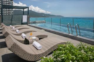 Mangata Beachfront Hotel - Rooftop Bar Sea View - Da Nang - 4