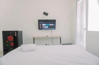 Good Deal and Nice Studio Green Pramuka City Apartment By Travelio - Jakarta - 1