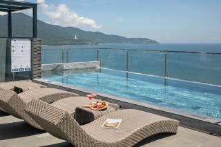 Mangata Beachfront Hotel - Rooftop Bar Sea View - Da Nang - 2