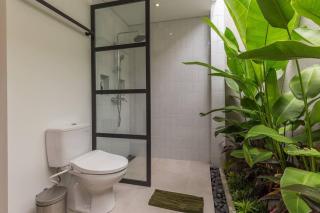 Modern Berawa villa in Canggu - 7