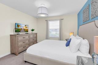 6BR Villa Private Pool & Hot Tub - Kissimmee - 4