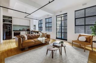 The Iron Loft on Collins - Heritage Industrial Charm - 0