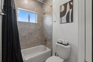 Stylish 3 Bedroom Rental - Just Minutes from Dowtown Houston - Houston - 8