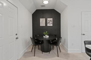 Stylish 3 Bedroom Rental - Just Minutes from Dowtown Houston - 4