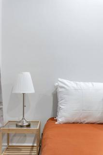 Stylish Stay with King Bed, Mins to Hospital - Peterborough - 3