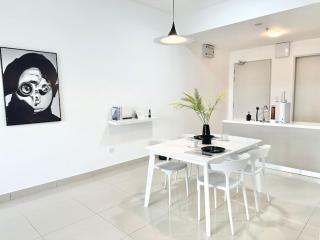 Trion KL - 2 Bedroom, 5 pax, Netflix, Free Car Park - 6