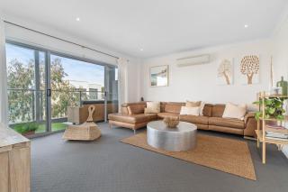 Martha Cove Retreat - 4