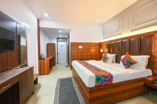 FabHotel Black Stone Palace - Ghaziabad - 7