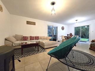 Le Parc Jean Édouard - Spa avec jacuzzi privé - Superbe villa 4 chambres - 9 couchages - 6 lits - Poêle - Parking - Climatisation réversible- Terrasse ombragée et grand jardin - Montech - 8