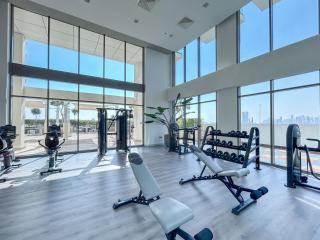Modern Home Minutes Away from Downtown - Dubai - 9