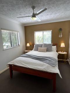 Stylish Beachside 1BR Apartment - 3