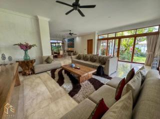 Tranquil Classic Balinese Villa - Badung - 2