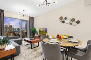 Chic City Apartment in Dubai Gym, Pool, and Free Parking - Dubai - 1