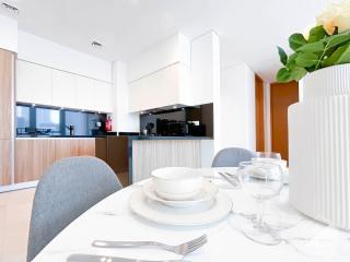 Stylish 1Bedroom Apartment Getaway in Business Bay - Dubai - 5