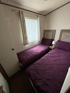 The Retreat 34, Central Heating, Pet friendly, WiFi - Golden Palm Resort - Meadow Lakes Caravan & Lodge Hire - Chapel Saint Leonards - 3