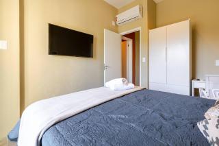 Studio Lapa: quarto e sala com varandinha! - 9