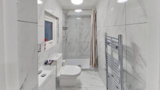 Grand 2 bed Apartment - Belvedere - 2