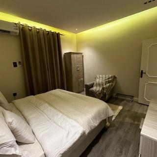 Self-Entry Apartment in Almasif Living Room and Bedroom - Riad - 3