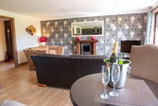 Wild Oats Lodge 7 - Yellowtop Country Park - Hot Tub - Yorkshire - 1
