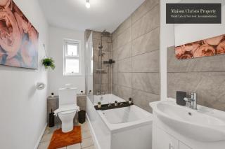 WEEKLY OR MONTHLY STAYS, London, Stepney Green, 2Bedroom Apt, Sleeps 6, Servcied Apartment By Maison Christo Property Short Lets & Serviced Accomdation - Londra - 7