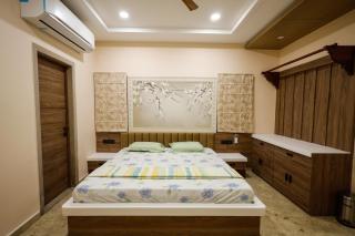 Myestay Elite The Ultimate Luxury Spacious Villa - Varanasi - 8