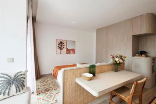 NEON ROSE Motel - Canggu - 1