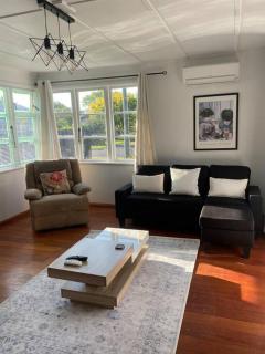 Watts, A Cosy Escape - 2