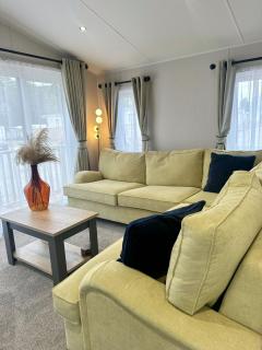 Charles Alexander Short Stay - The Little Lytham Lodge - Brown Moss Side - 2