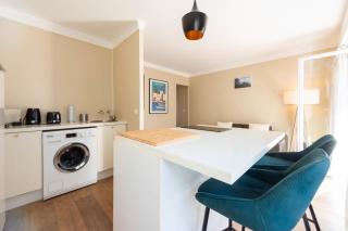 Cannes 1-Br Apartment Quiet Balcony - 7