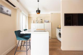 Cannes 1-Br Apartment Quiet Balcony - 3