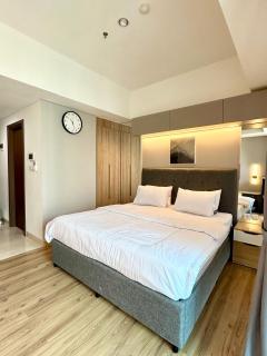 Southgate Residence Pasar Minggu with Pool View - Jakarta - 3