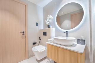 Luxury at Standpoint with Balcony Burj Khalifa View SP507 - Dubai - 4