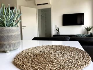 Rooftop Apartment with Terrace & AC - Self Check-In - Vienne - 3