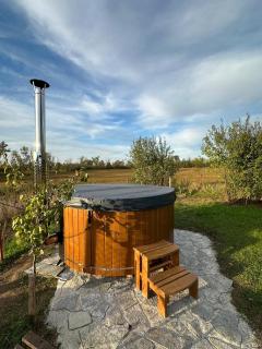 Wine & Relax Mezi Sklepy -  - 7