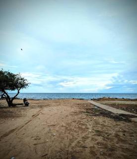 Comet Entire 1BHK Walkable to Beach with Car Parking - 9