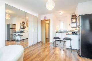Cute Central Apartment with Balcony - Budapest - 8