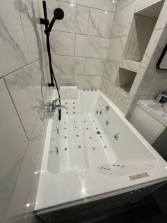 STUDIO JACCUZZI A 2 Min dAvignon - Les Angles Gard - 0