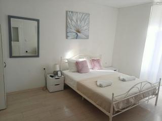 Cozy Rooms At Old City Gate - 0