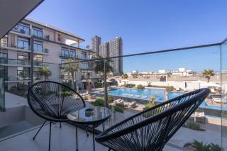 Beautiful Pool View JVC Cozy and Stylish Czechin - Dubai - 8