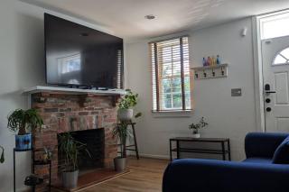 Taca's Townhome with Private Roof Deck - Baltimore - 5