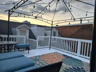 Taca's Townhome with Private Roof Deck - Baltimore - 1