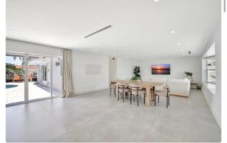 Waterfront Villa with 3 bedroom private suites - 1