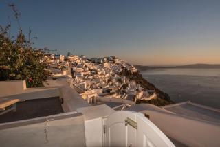 Karpimo Horizon - Caldera View with private hot tub - Firostefani - 1