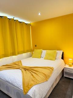 Uts luxury living - Yeadon - 8