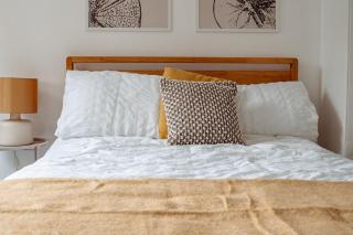 Modern Bright Spacious Home - 3