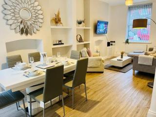 Spacious Home with On-Street Parking - Cardiff - 9