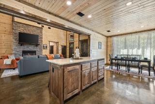 Brand New! Pop's Place, Pet Friendly, Hot Tub, Playset, Firewood, and More! - Stephens Gap - 4