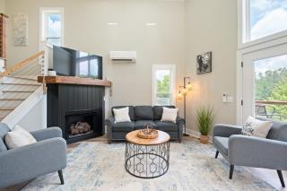 Onyx River Cottage - Hickory - 2